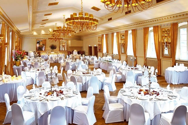 Wedding location in NRW: Celebrate your wedding in an exceptionally atmospheric setting in the ballroom of the beautiful Wolkenburg